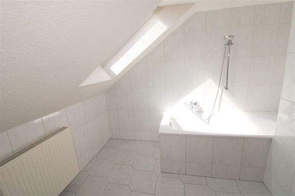 Wanne mit Duschabtrennung