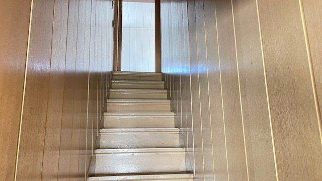 Treppe ins Obergeschoss