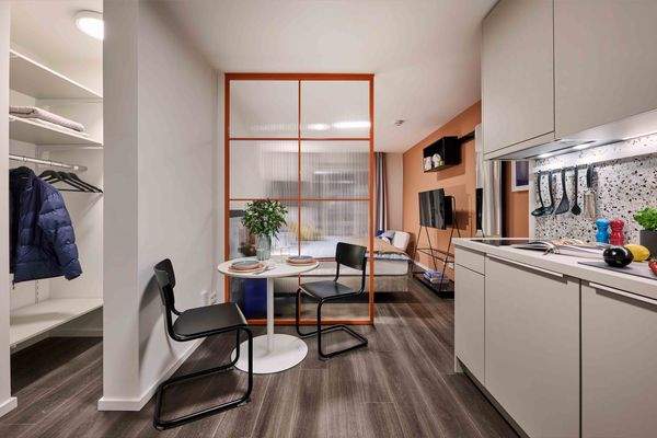 Hamburg Hammerbrook - The Standard - Artist