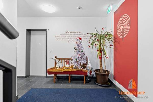 Blick zur Eingangstüre der Wohnung