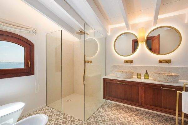 Luxusvilla in erster Meereslinie zu vermieten in Cala Ratjada, Mallorca