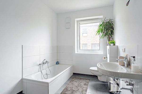Vollbad mit Fenster