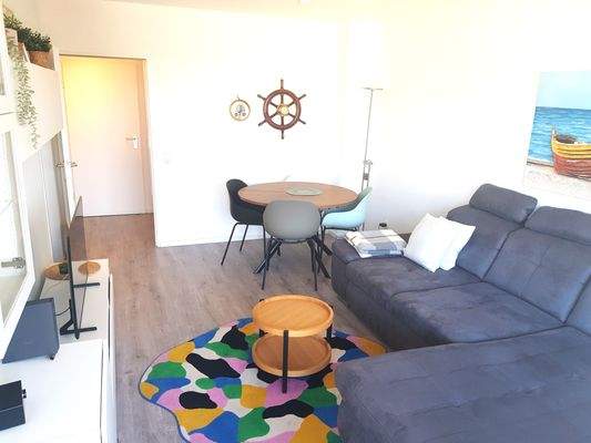 Wohnzimmer - zum Eingangsbereich