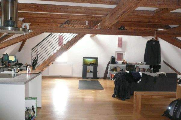 heller Wohn-Essbreich