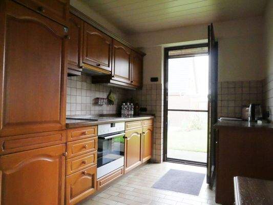 Küche mit Terrassenzugang