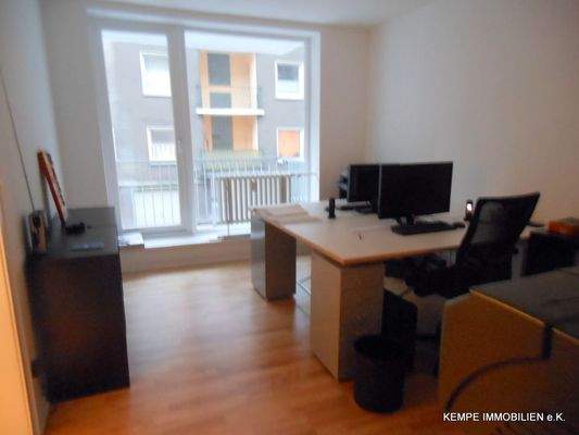 Wohnung links: 2. Raum nach vorne