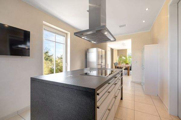 Hochwertige Schreinerküche