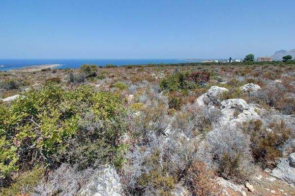 Kreta, Kalathas: Grundstück mit herrlichem Blick auf das Meer und die Weißen Berge zu verkaufen