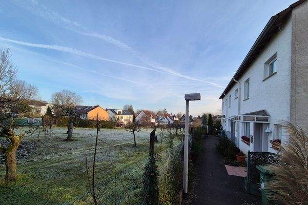 Tolle Lage an der Streuobstwie