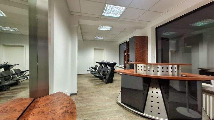 Empfang und Rückwärtswaschbecken