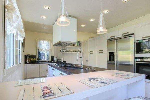 Hochwertige moderne Küche