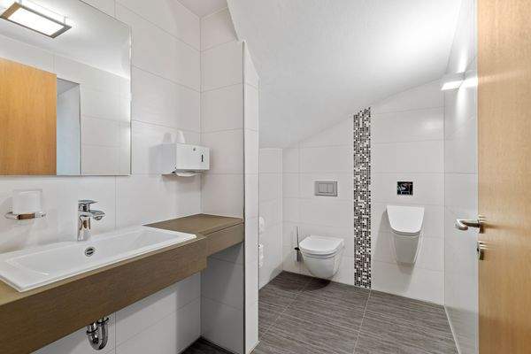 "Das Idyll" - Blick in das Personal WC