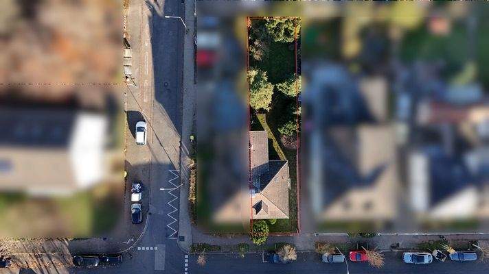 Obere Haus- und Grundstücksansicht