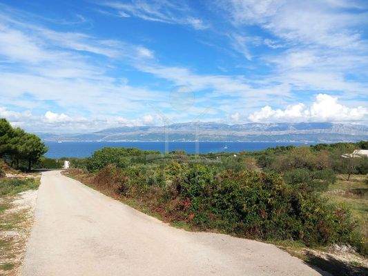 Grundstück in einer schöner Umgebung auf der Insel Brac