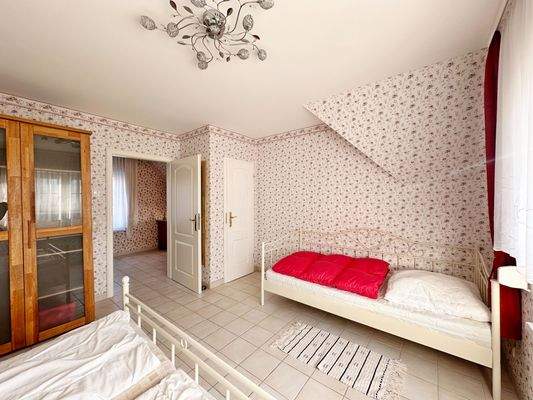 Schlafzimmer  mit eingebautem Kleiderschrank