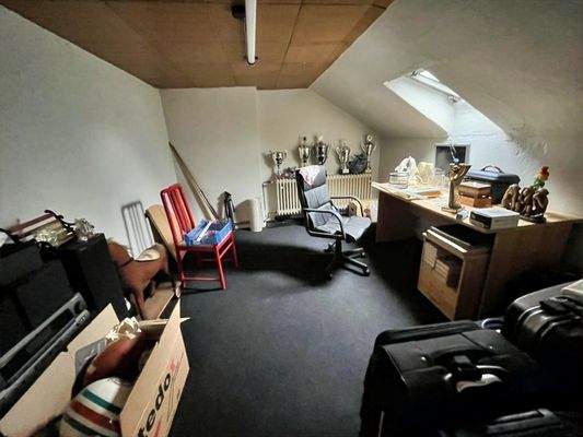 wohnlich ausgebaute Nutzfläche DG