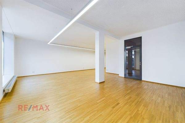 Großraumbüro/Sitzungsraum