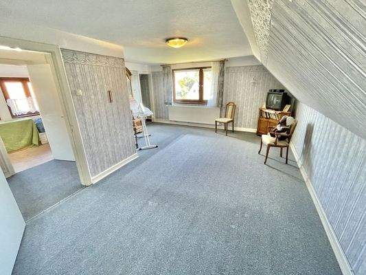 großer Raum OG hinten