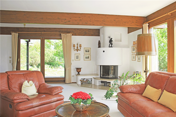 Wohnbereich mit Zugang zur Gartenterrasse