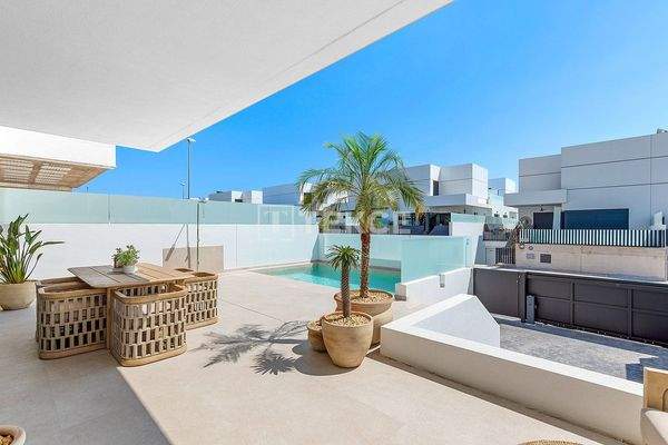 Semi-Detached Villas with Swimming Pools in Dolores Alicante