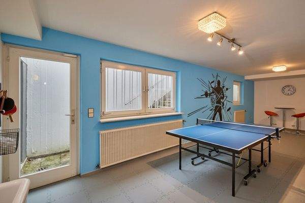 KI generiertes Wohnbeispiel - Zimmer im UG