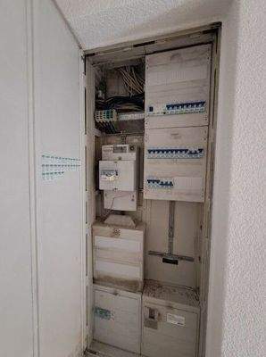 Neue Elektroleitungen