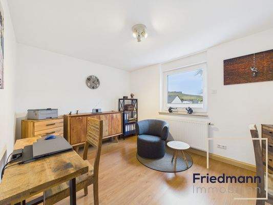 Kind-Büro-Gast (1)