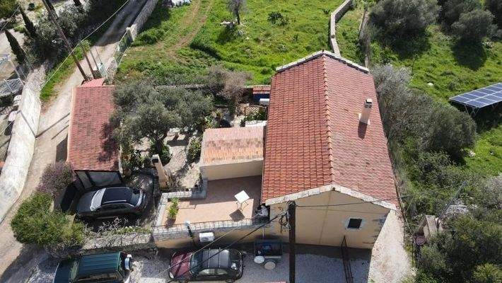 Kreta, Paleloni – Traditionelles kretisches Haus mit ikonischen Steinbögen