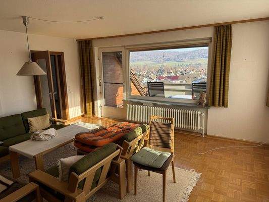 Wohnzimmer oben mit Balkon 1. 