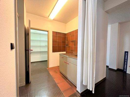 Kaffeküche mit Lagerraum