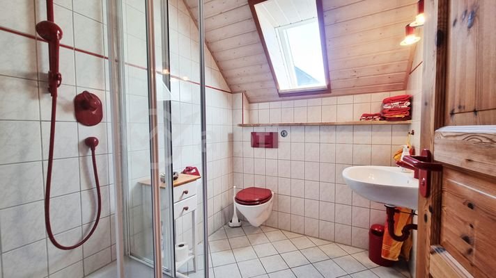 Duschbad im Dachgeschoss