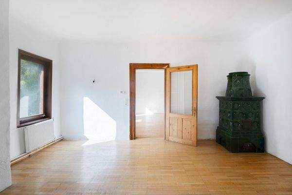 Großzügiges Kaminzimmer