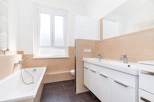 Elegantes Bad (Bad 1 von 2)