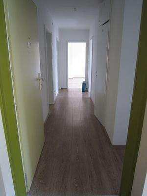 Blick durch die Eingangstür 