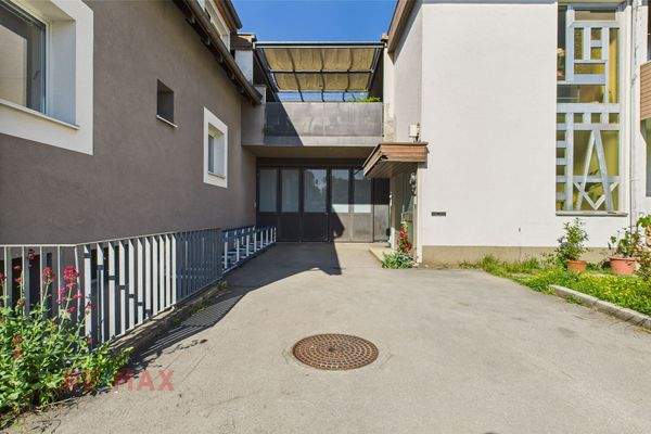 Zufahrt | Top 2 | Top 3