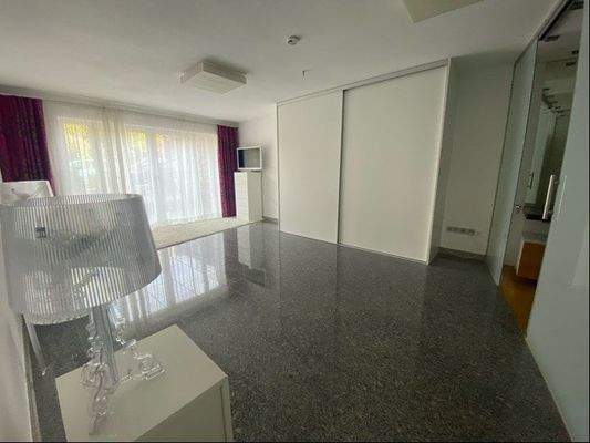 Zimmerbeispiel Untergeschoss