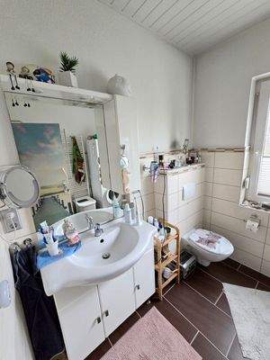 Bad im Erdgeschoss mit WC