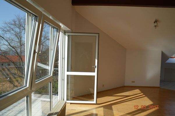 Hauptzimmer Südfensterfront