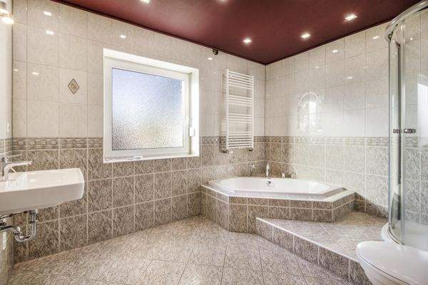 Badezimmer im Obergeschoss