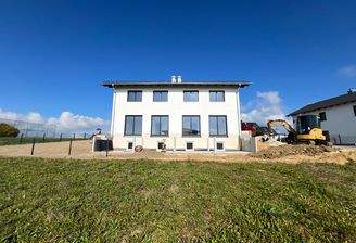 Ansicht - Terrassen werden noch montiert