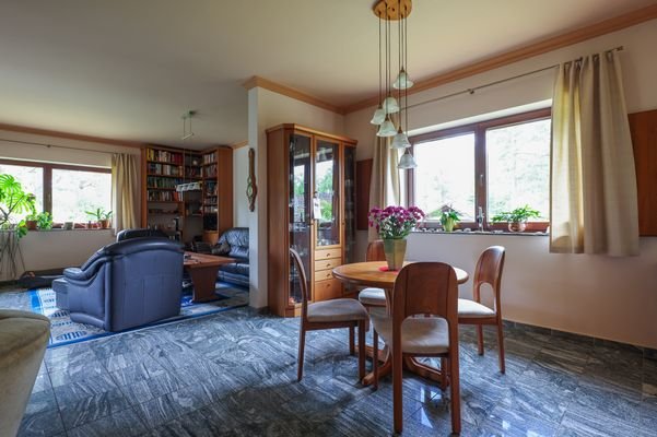 Wohnzimmer 56m² groß