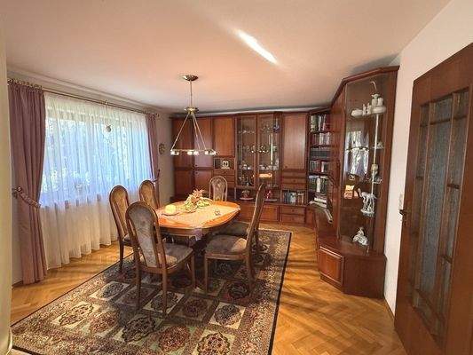 Essbereich mit Rundbogen (Zimmer möglich)