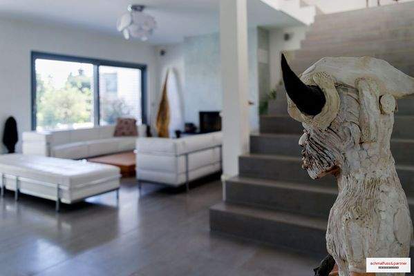 Blick von der Freitreppe zum Wohnbereich