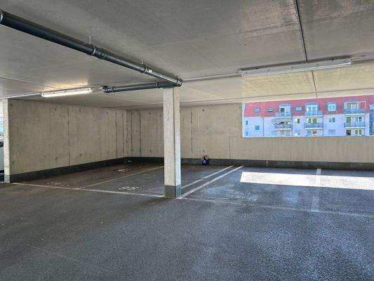 KFZ-Außenstellplatz, überdacht