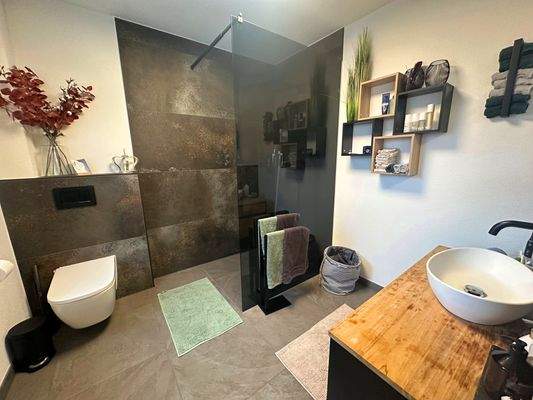 Neues Bad im Erdgeschoss.jpg