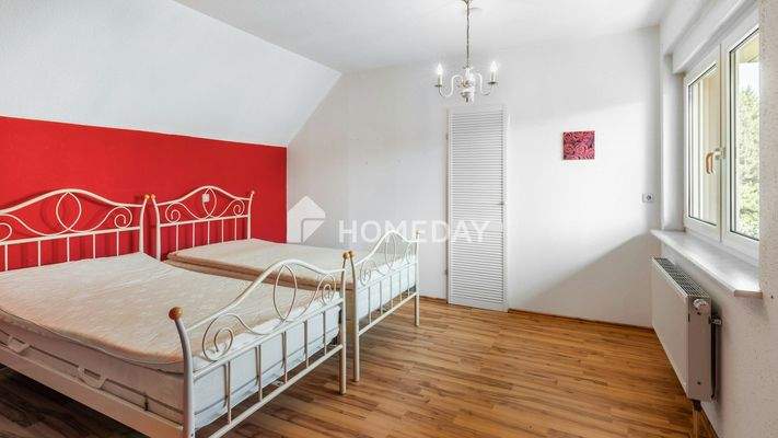 1. OG Schlafzimmer 1