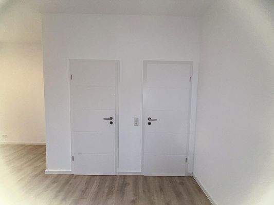 Schlafzimmer mit Abstellbox