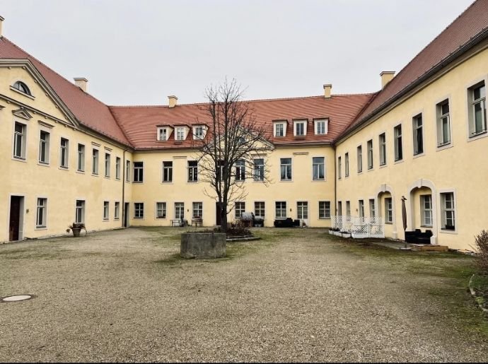 Nachmieter gesucht für 2-Zi.-Wohnung mit Terrasse im Schloss Weistropp