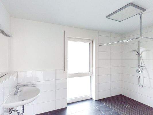 Modernes Badezimmer