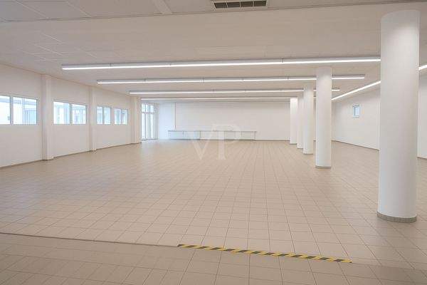 Lager- bzw. Verkaufsfläche Einheit 1